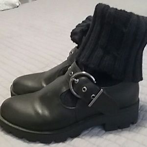 Bamboo sweater boots